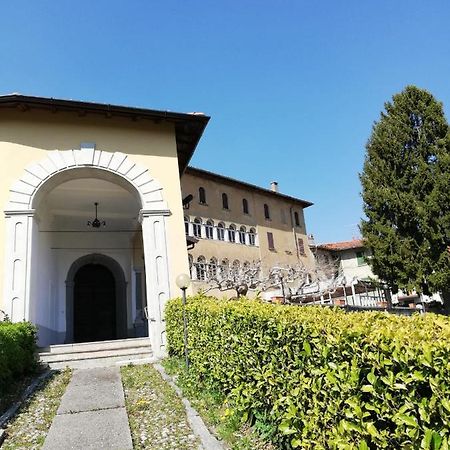Отель Residenza Santa Valeria Caglio Экстерьер фото