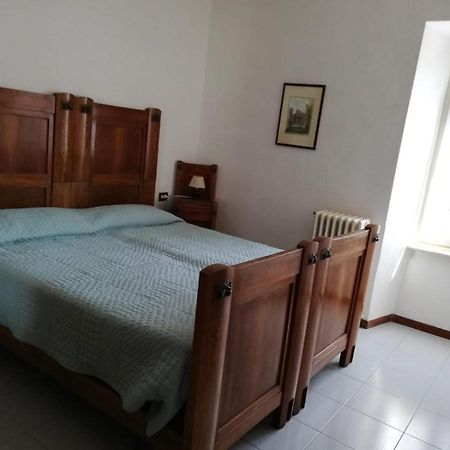 Отель Residenza Santa Valeria Caglio Экстерьер фото