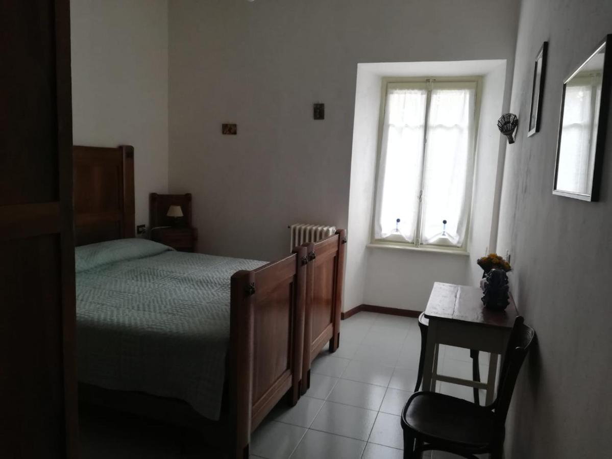 Отель Residenza Santa Valeria Caglio Экстерьер фото