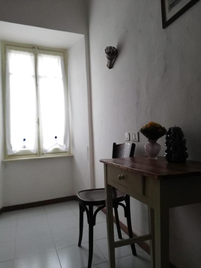 Отель Residenza Santa Valeria Caglio Экстерьер фото