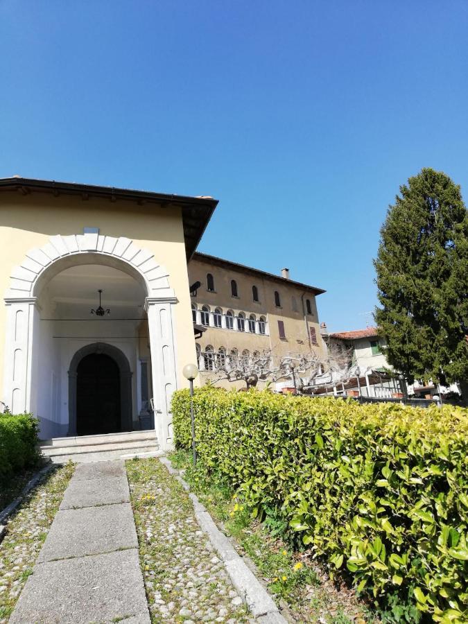 Отель Residenza Santa Valeria Caglio Экстерьер фото