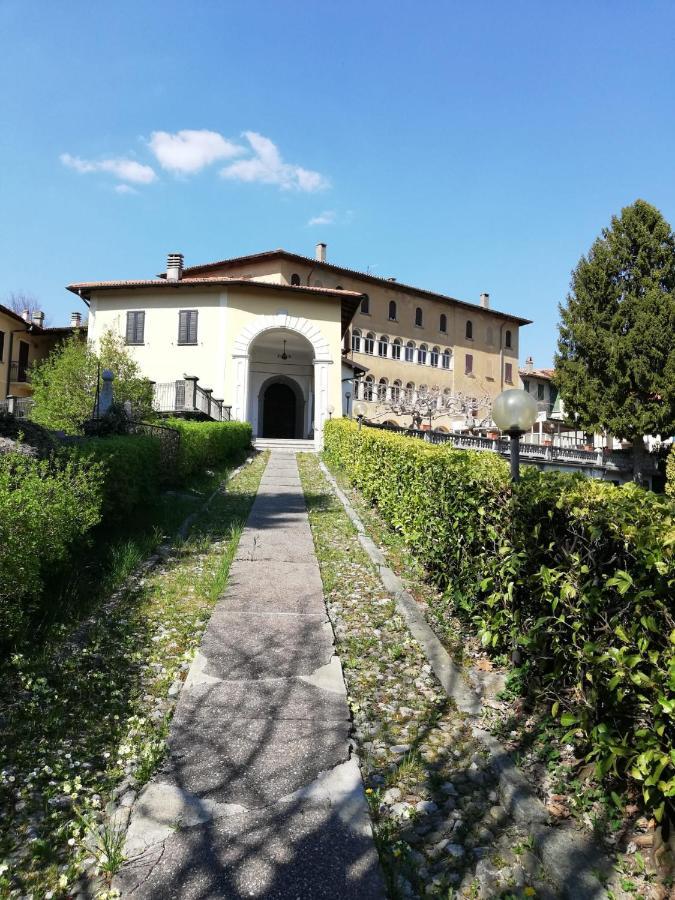 Отель Residenza Santa Valeria Caglio Экстерьер фото