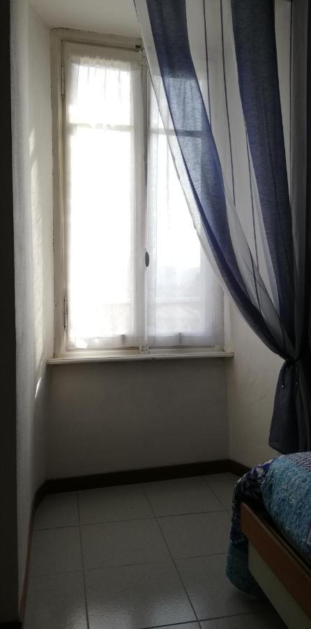 Отель Residenza Santa Valeria Caglio Экстерьер фото