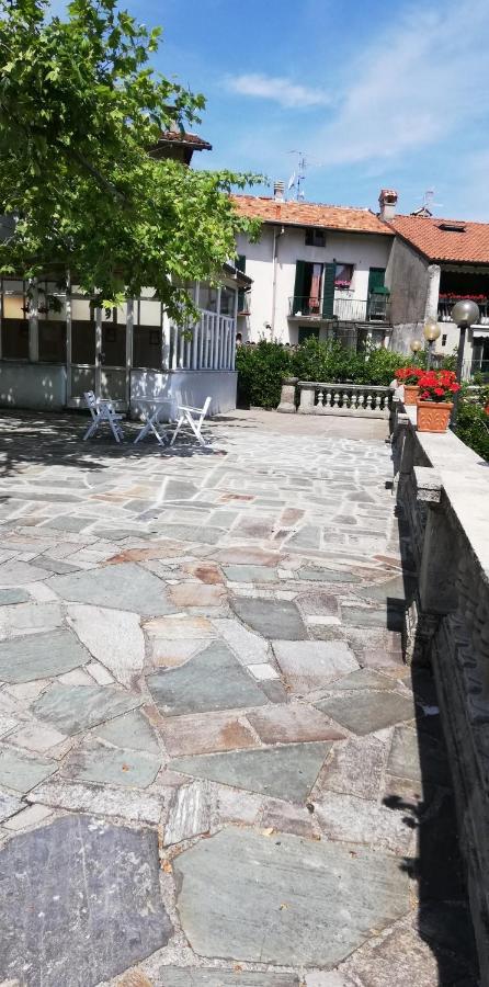 Отель Residenza Santa Valeria Caglio Экстерьер фото